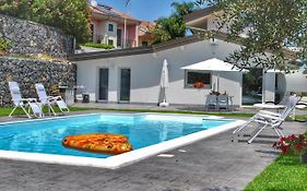 Villa Dedalisa By Holidayngo